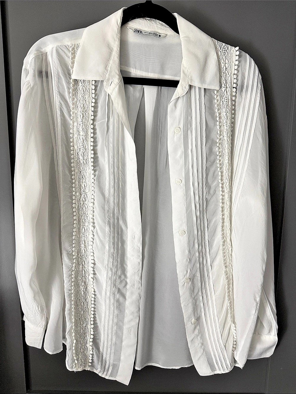 Zara White Button Front Blouse Size L Like New